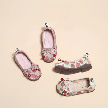 2023 Осень Детская обувь с мягкой подошвой Милая мультяшная детская обувь Клубничная обувь для девочек Обувь на плоской подошве Детская обувь принцессы Zapatos Niña